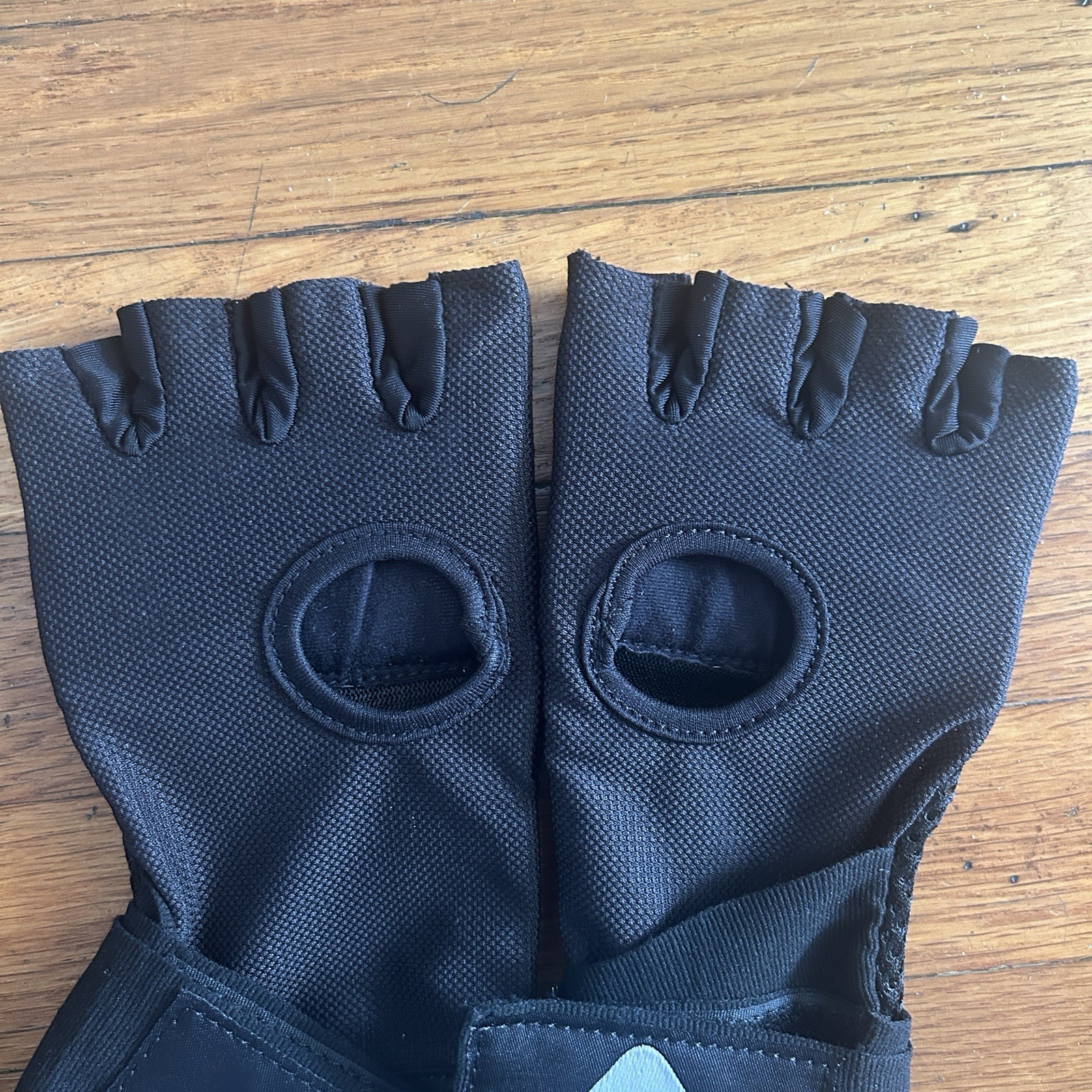 Rumble Shadow Boxing Gloves Size S/M Quick Hand Wraps Black Adult Small / Medium