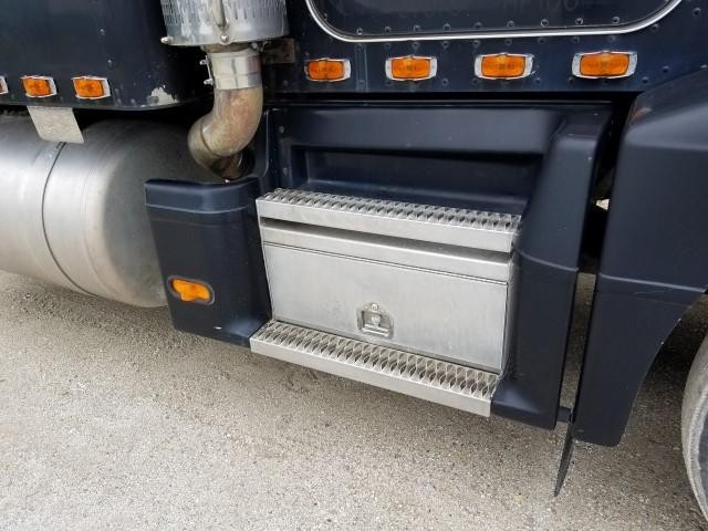 For 1990 PETERBILT 377 SIDE FAIRING Right ,  IL