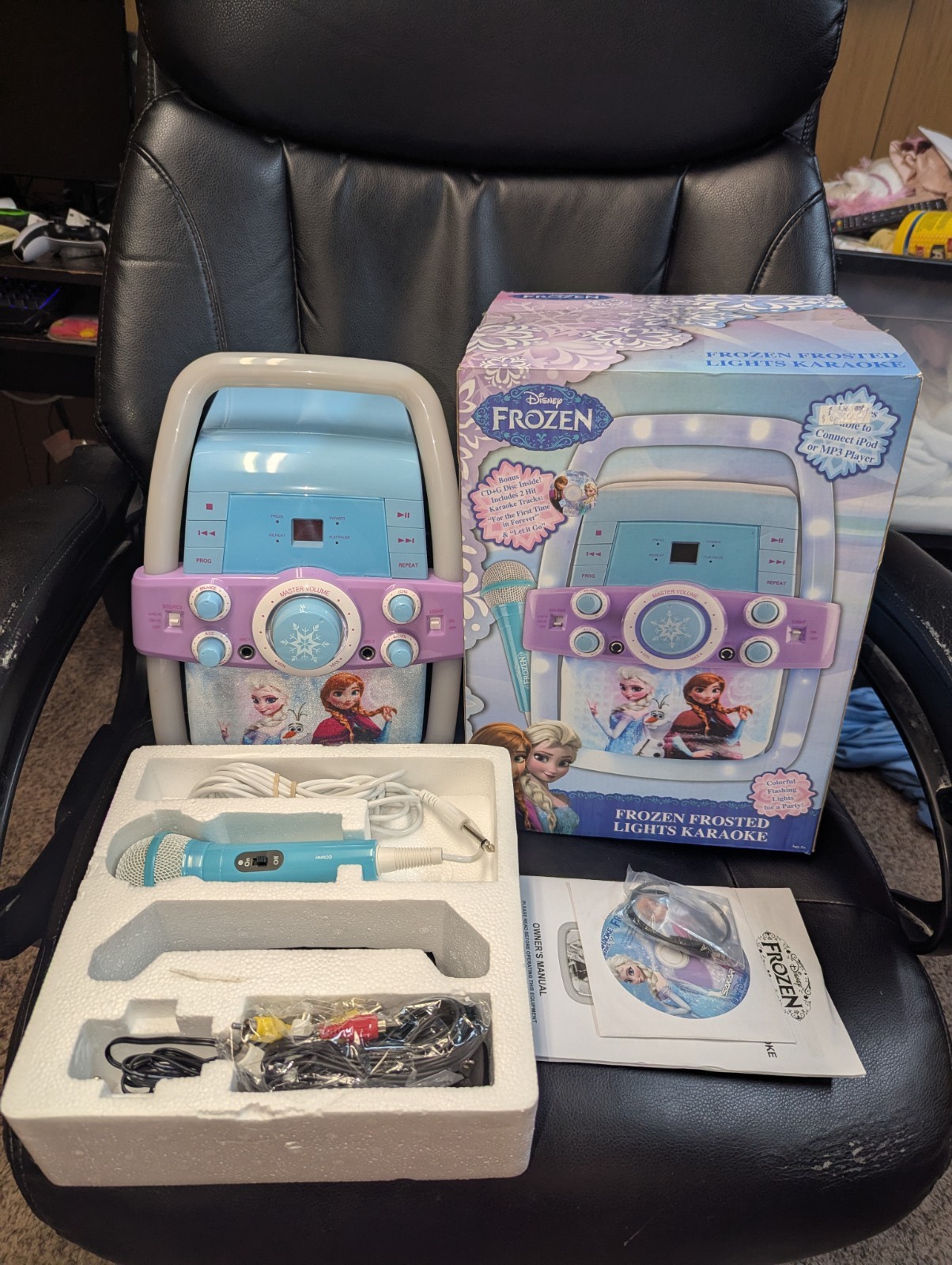 Frozen Flashing Lights Karaoke Machine NEW Complete In BOX