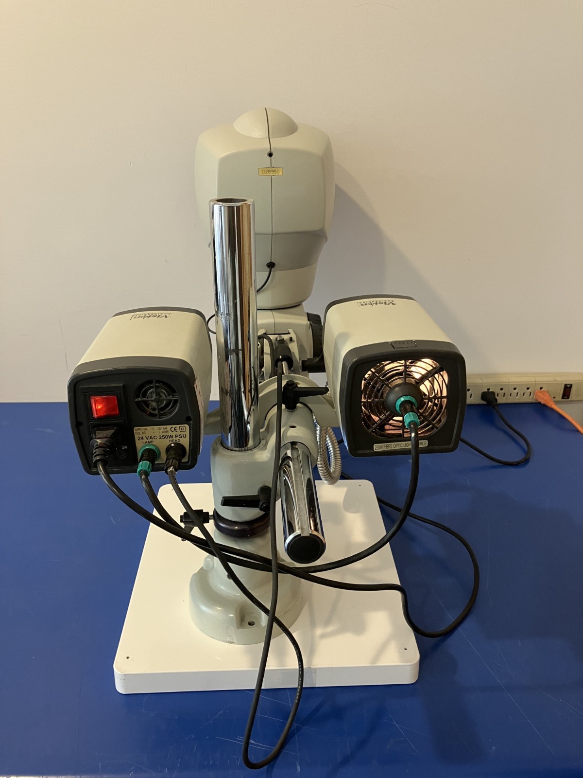 15494 Vision Lynx dynascope .7x-40x microscope