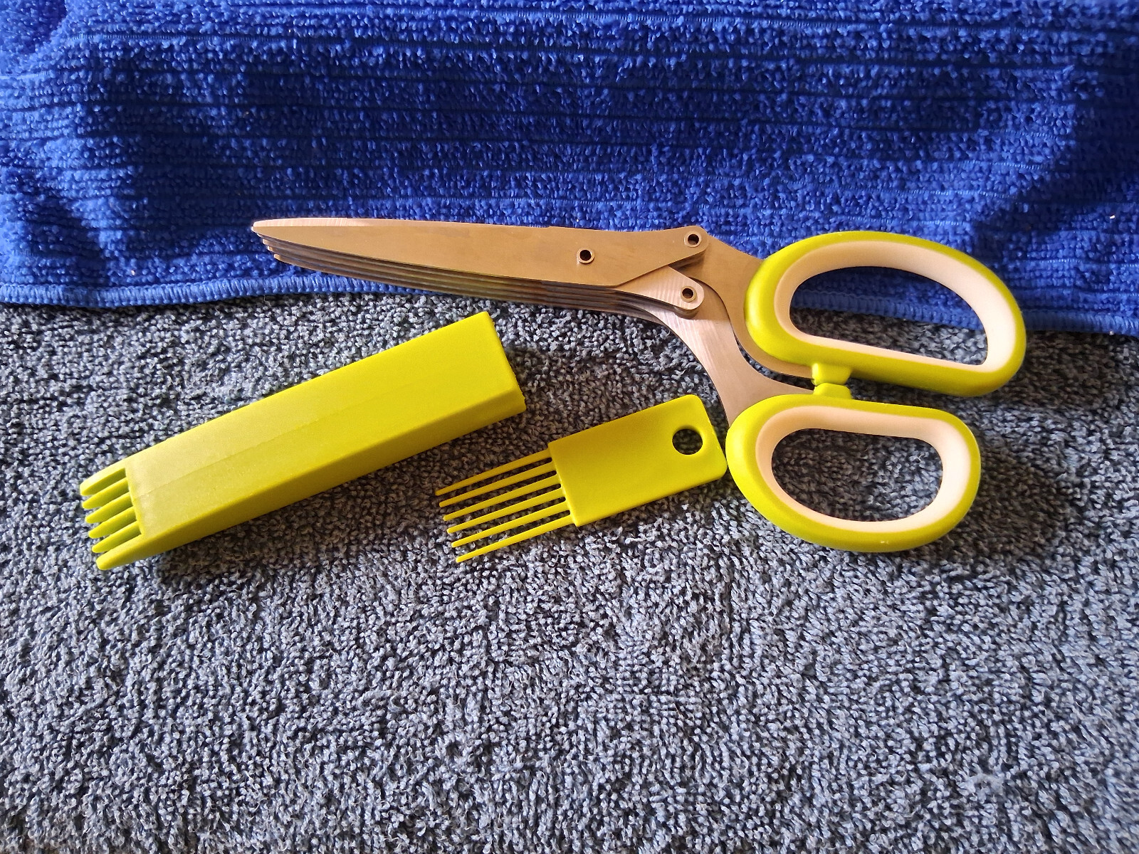 Herb Scissors, Kitchen Shears with 5 Blades and Cover, Multipurpose Cutting H...
