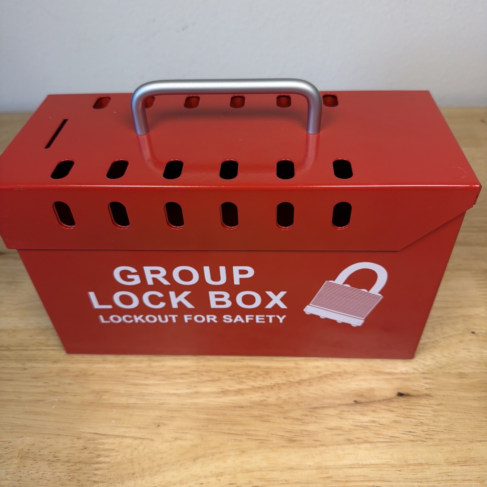 SKILCRAFT 5340-00Group Lockout Box, 13-Hole, Steel, Red LOOKS BRAND NEW!!!