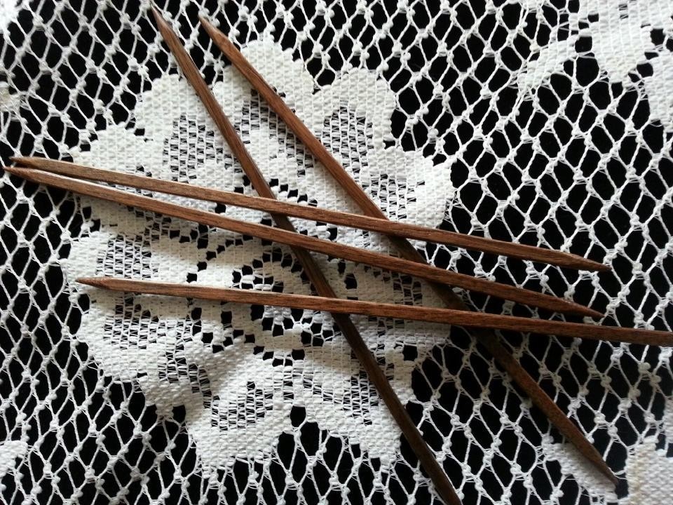 Prestige Square Wooden Walnut Double Point Wood Knitting Needles- 7" - Set of 5