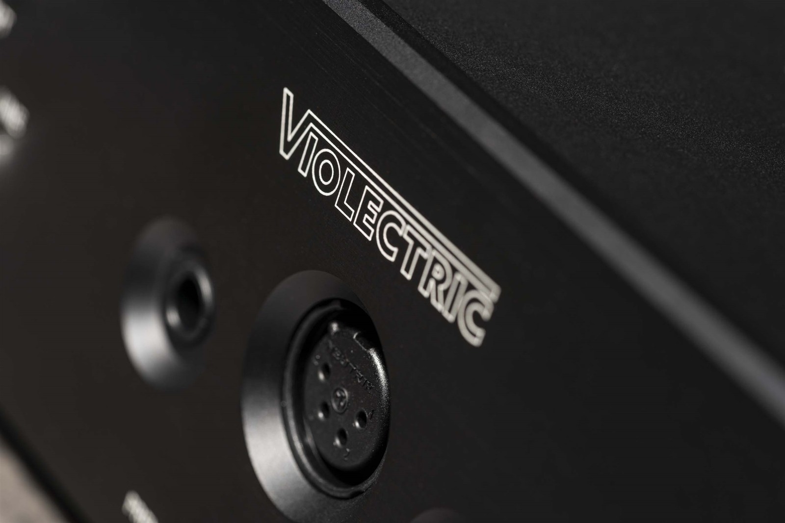 Violectric V340 Balanced Headphone Amplifier With Pre-amp Function (B-Stock)
