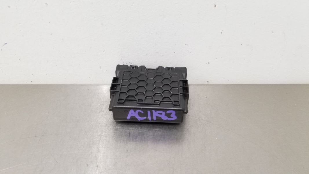 18 CHEVY CAMARO PARK ASSIST CONTROL MODULE 13521136