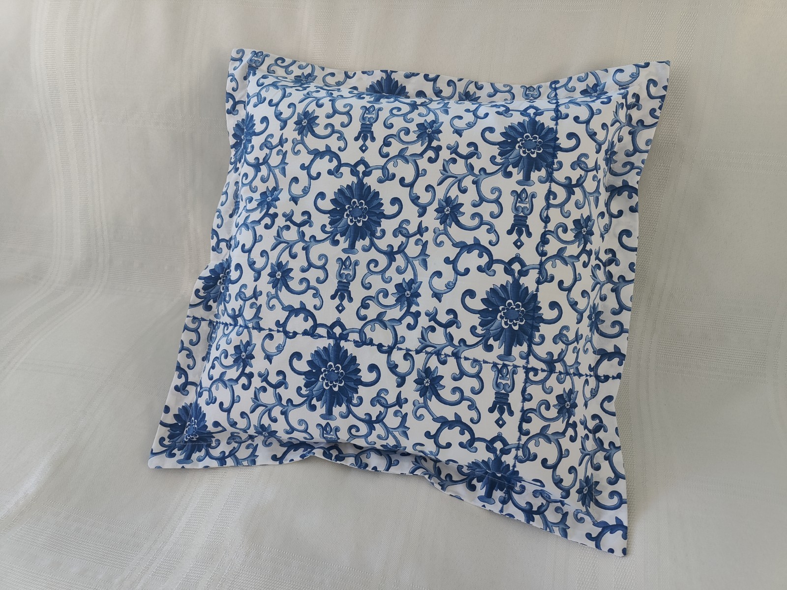 1 RALPH LAUREN PORCELAIN ROSETTE BLUE TOSS PILLOW COVER Sham (16x16 inch) New