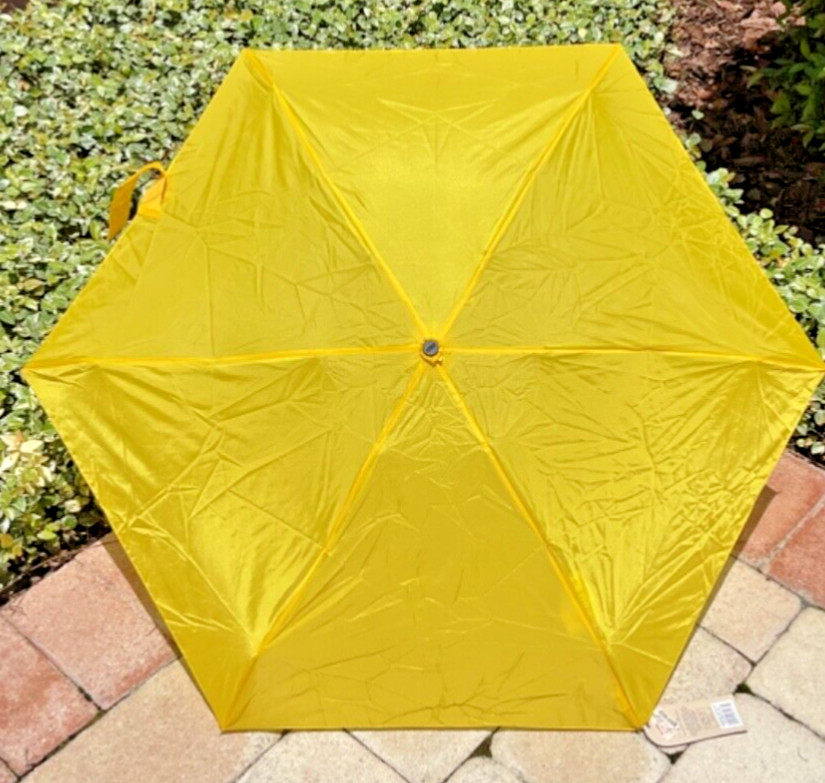 TOTES  UMBRELLA YELLOW LIFETIME WARRANTY ECO FRIENDLY RECYLED FRAME 6 1/2 IN NWT