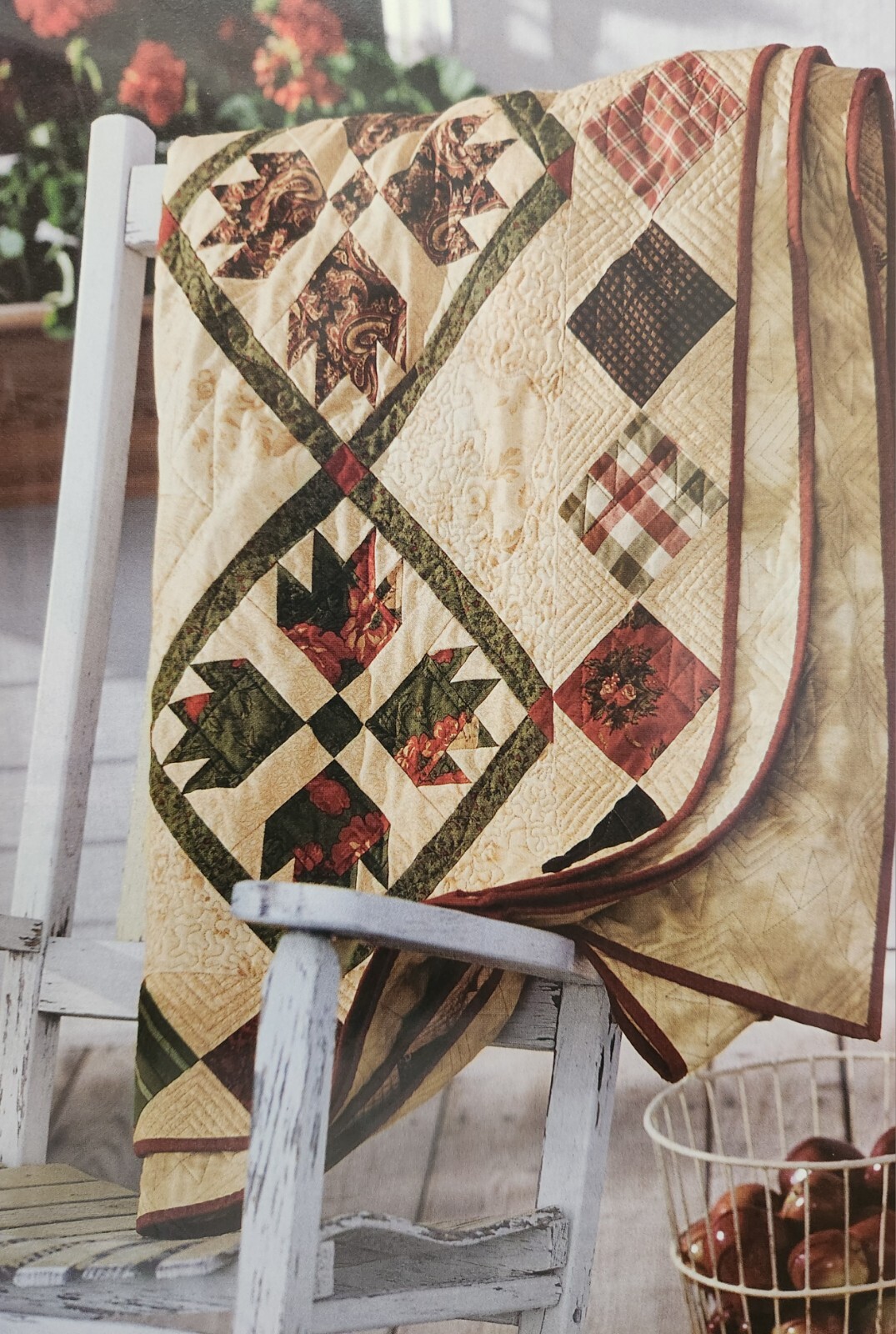 "Paw Prints In The Sand" Quilt Pattern from 2004 Magazine Intermediate