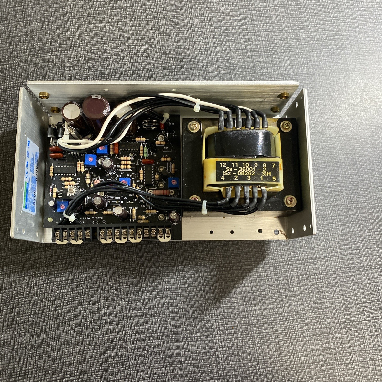 NEW  SOLA POWER SUPPLY SLT-12-61010-12T