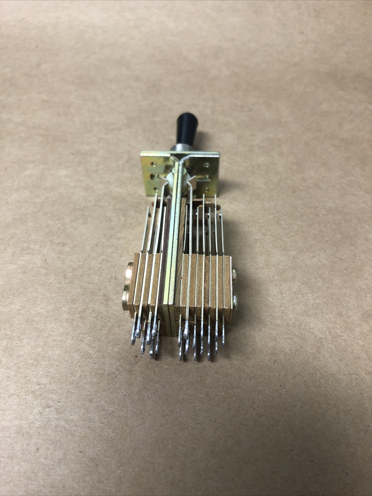 SWITCH CRAFT PART# 693116