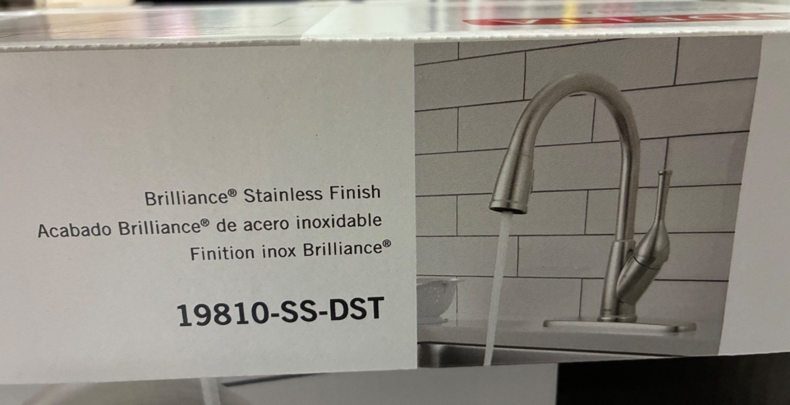 Delta Classic Single Handle Pull Down Sprayer Kitchen Faucet in Stainless Steel