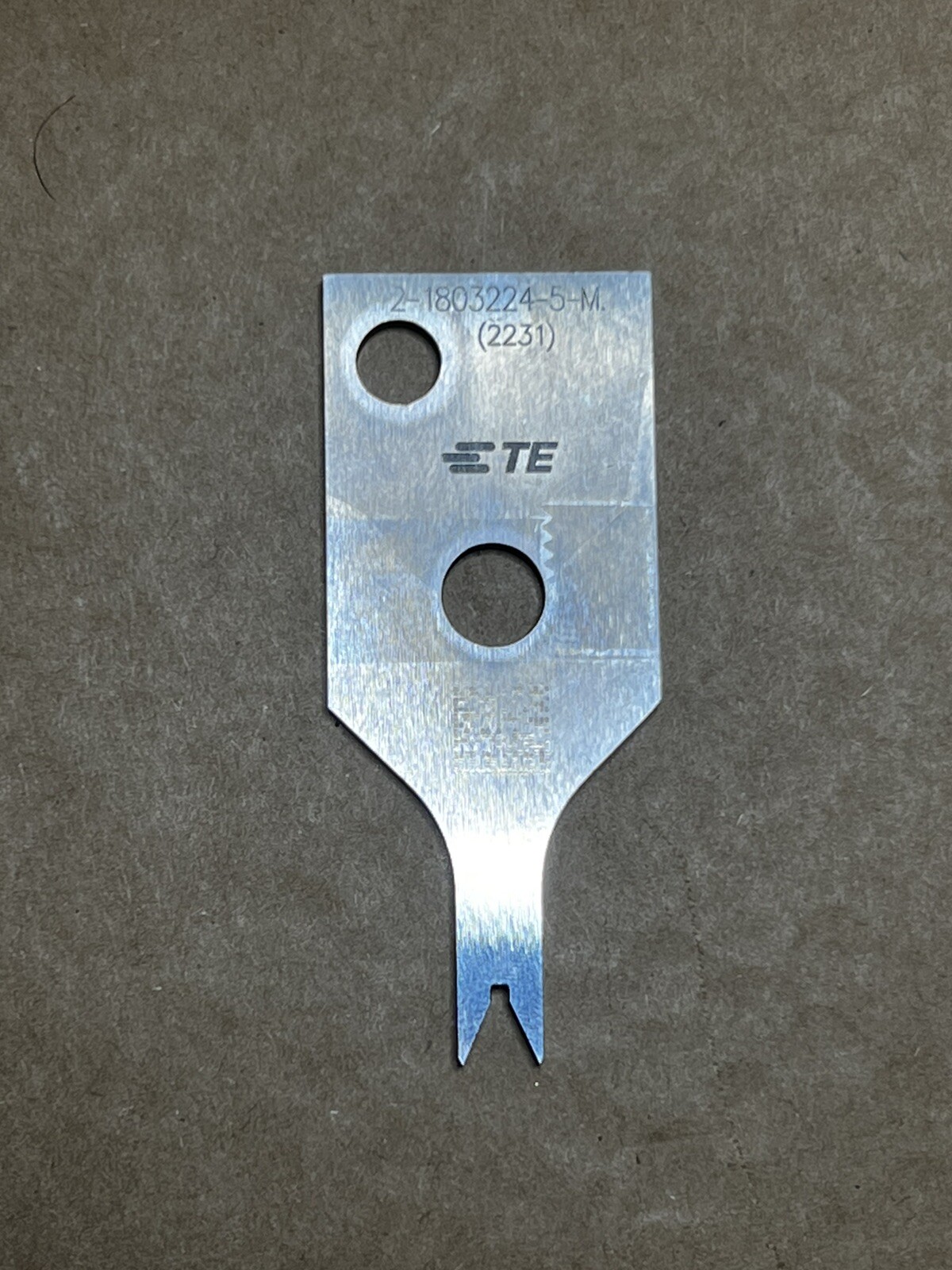 TE Connectivity 2-1803224-5 Crimping Tool