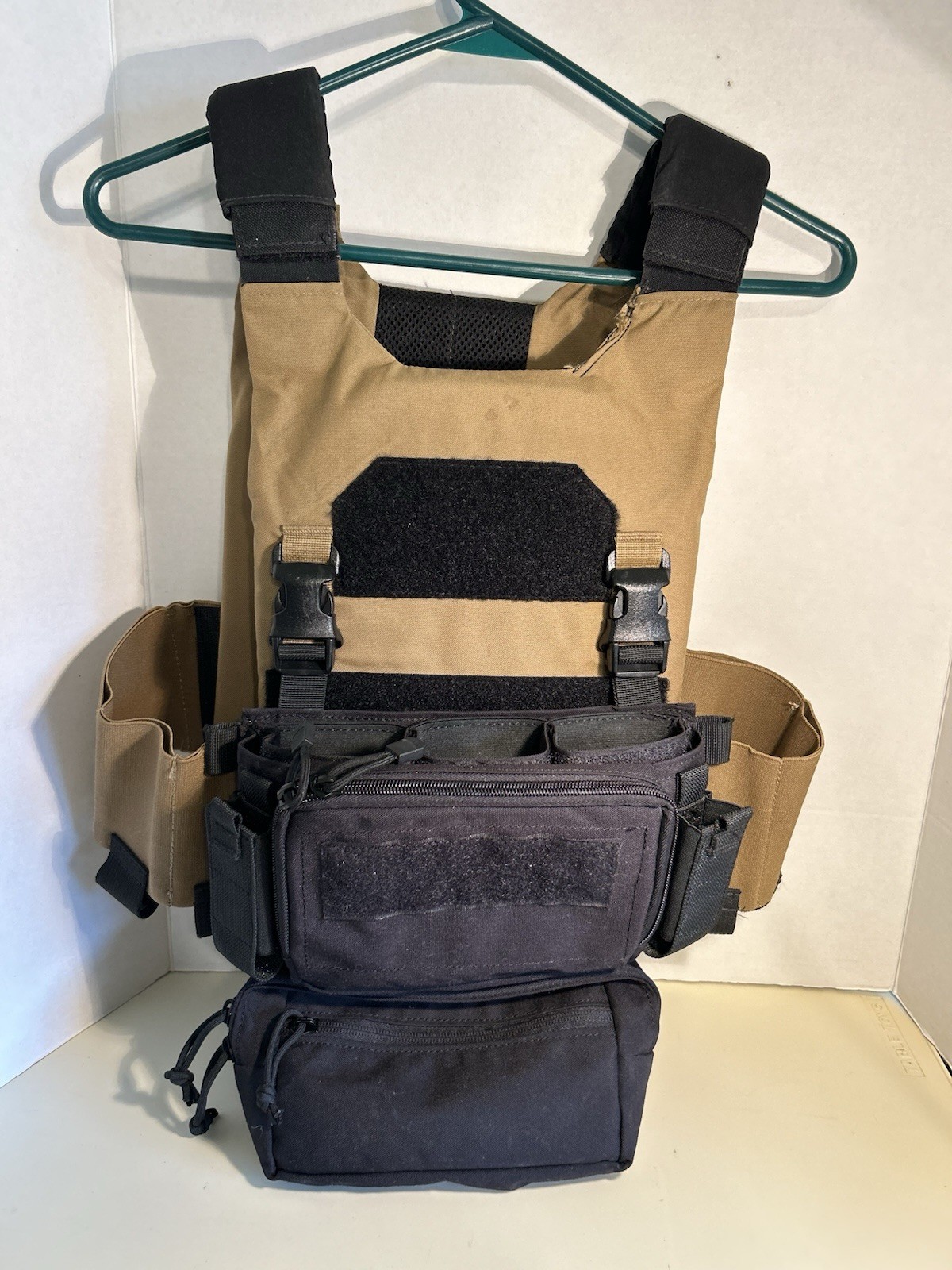 Trex Arms AC1 Medium Coyote Brown Plate Carrier With Attachments