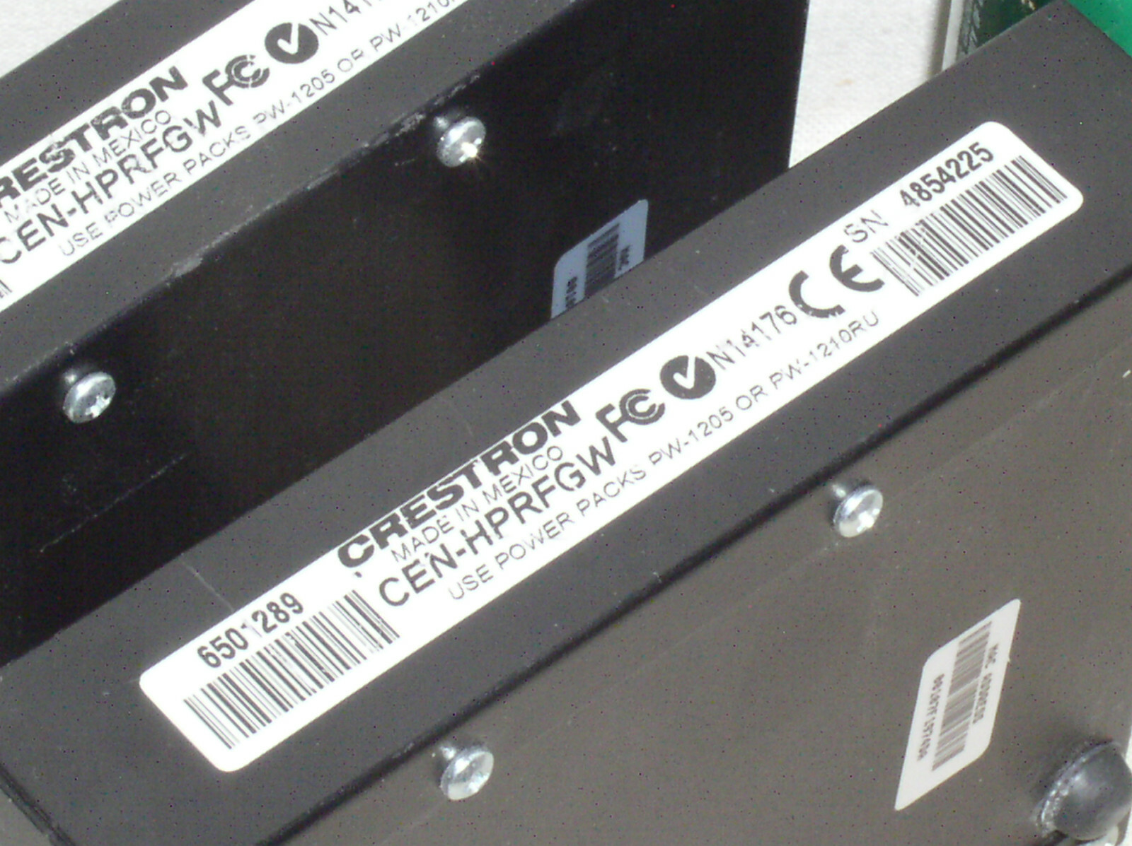 2 GOOD USED CRESTRON CEN-HPRFGW EXTENDED RANGE RF WIRELESS GATEWAY WITH ANTENNA