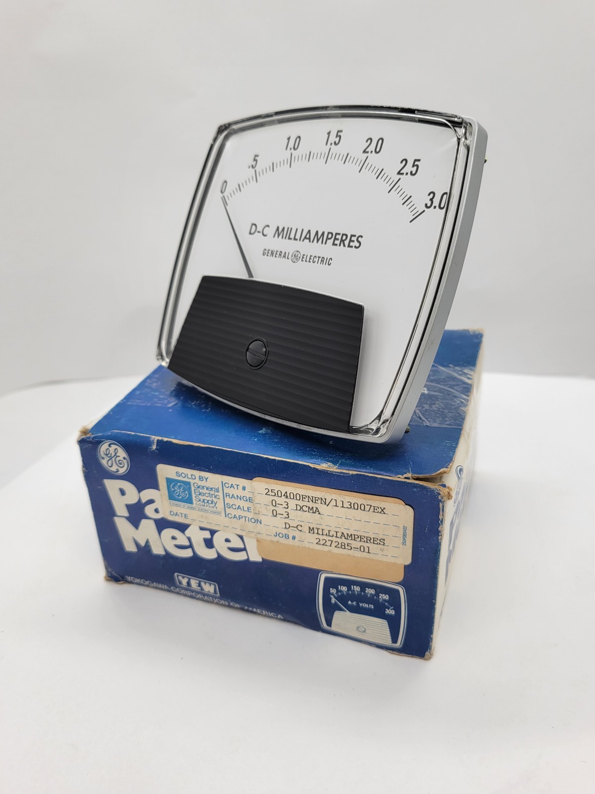 General Electric 250400FNFN D.C Milliamperes Panel Meter 0-3 DCMA Range 0-3