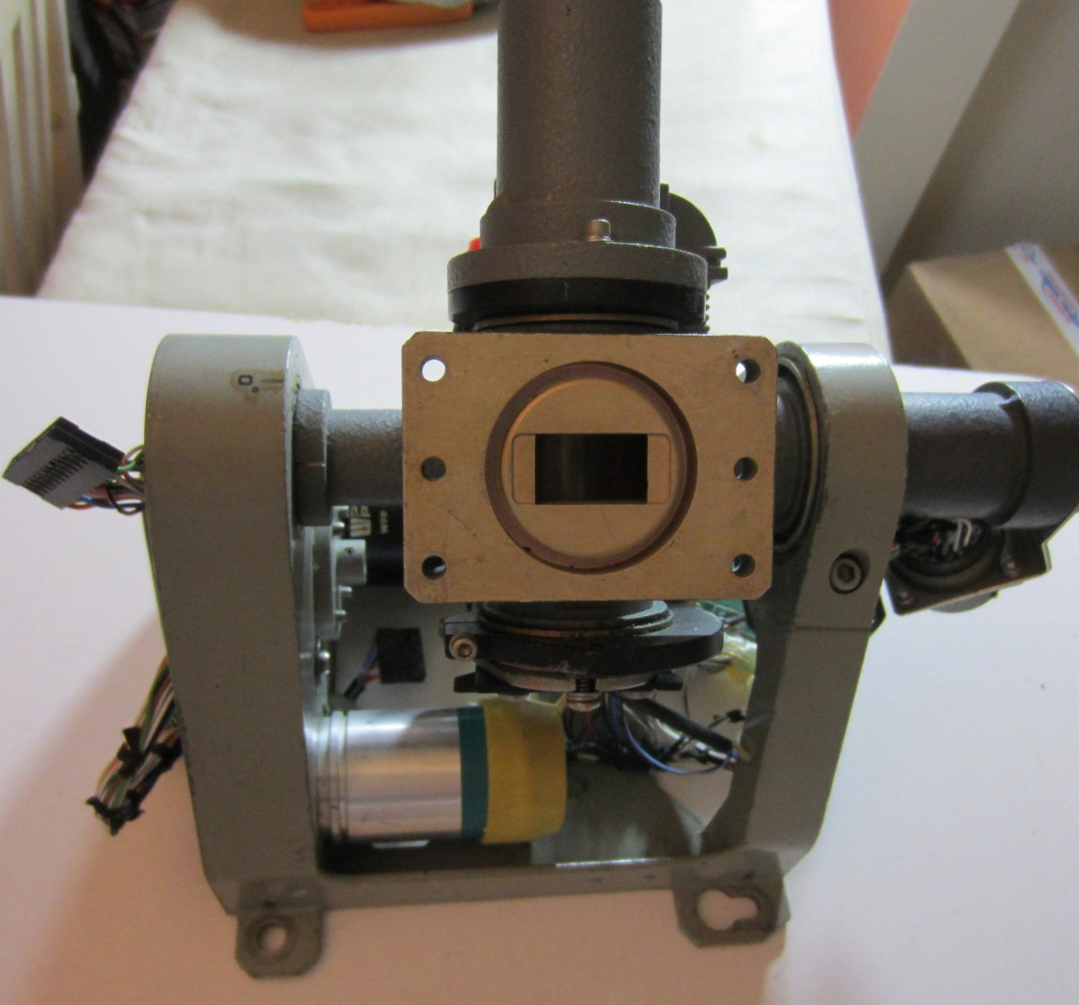 SPERRY AP-3001 FOR PARTS RADAR P/N MI 585224 FOR PARTS