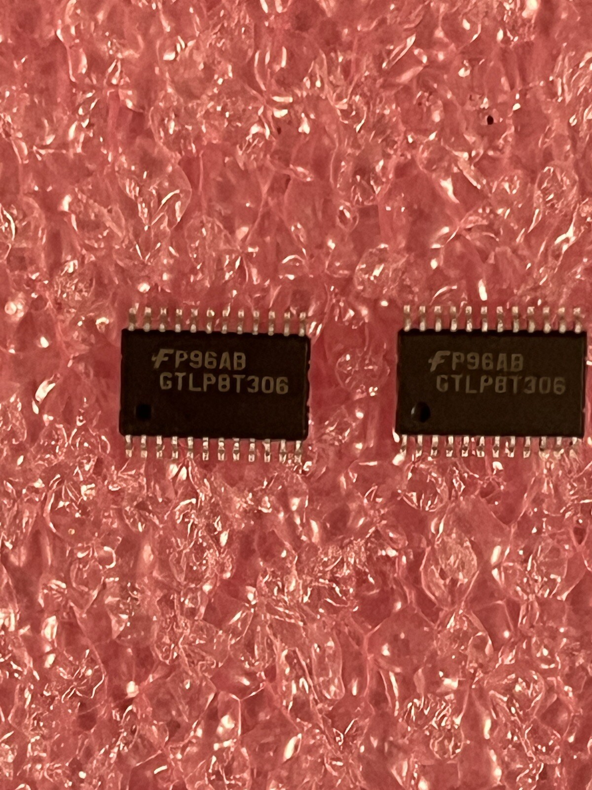 GTLP8T306MTC 8 BIT LVTTL TO GTLP BUS TRANSCEIVER 24 TSSOP FAIRCHILD (LOT OF 2)