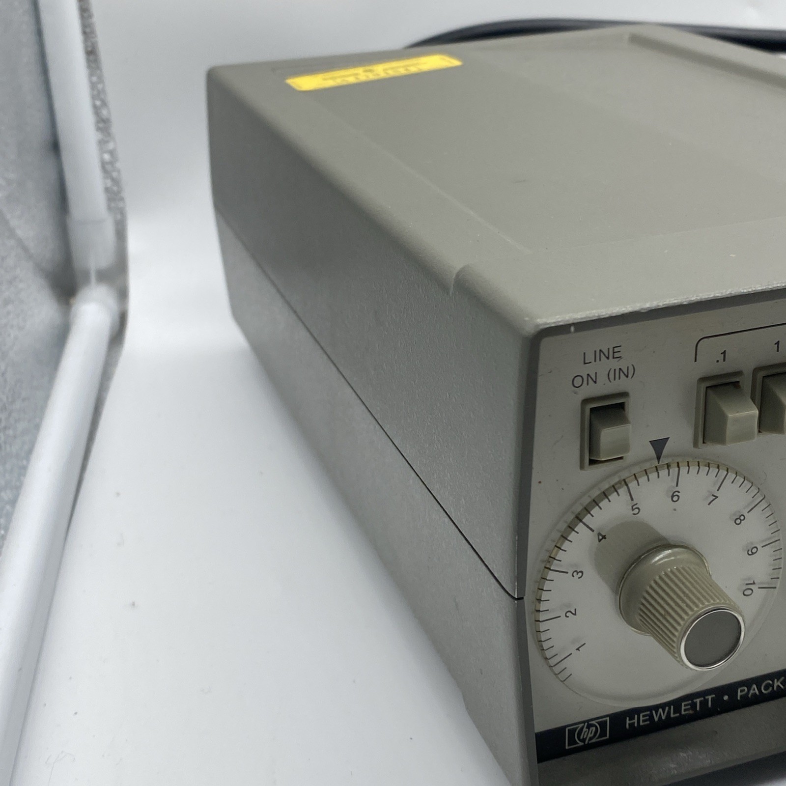 HP Agilent 3311a function signal generator S1