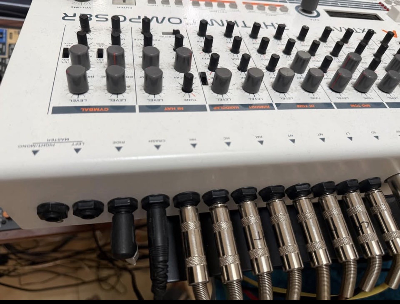NAVA 909