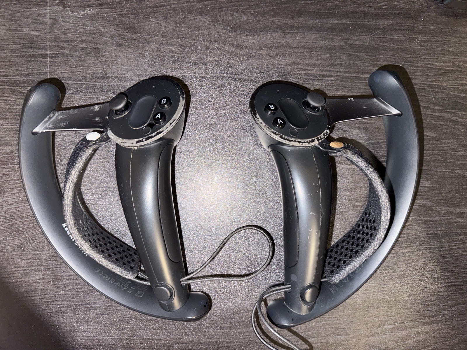 Valve Index VR Controllers - Black Pair (V003665-20)