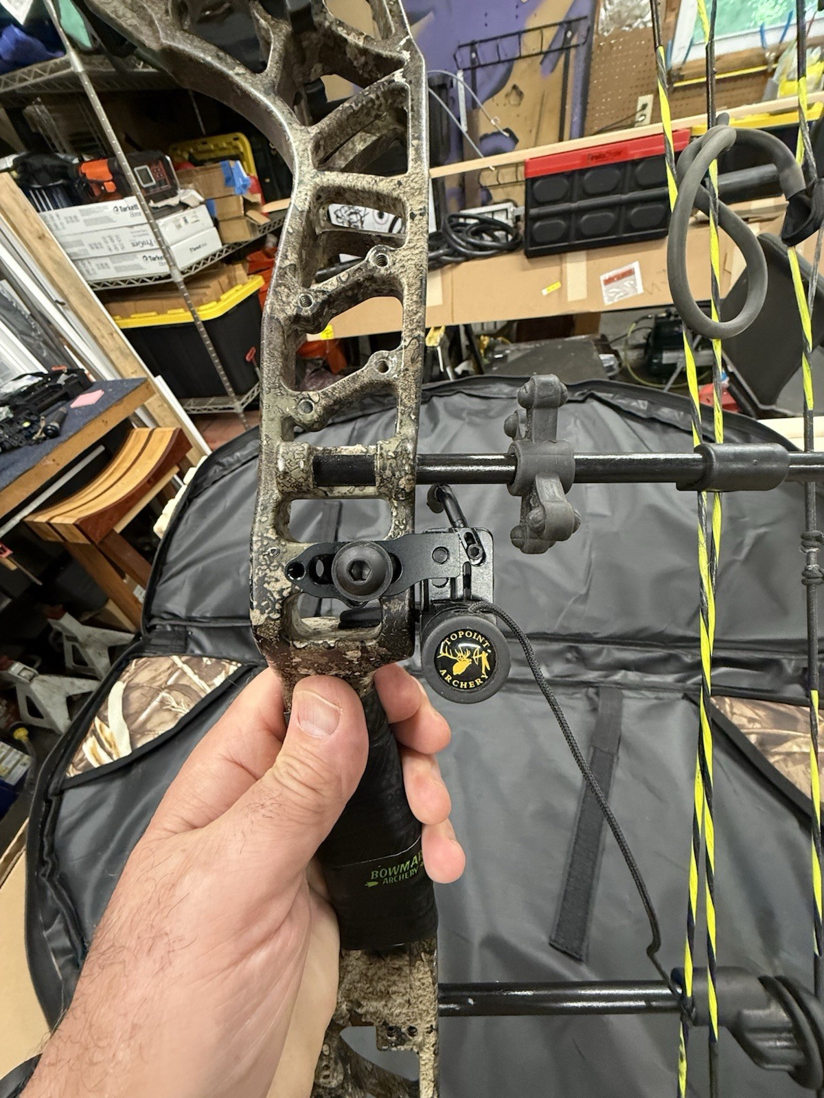 Blackout/Bear Intrigue Xt4 Left Hand Compound Bow