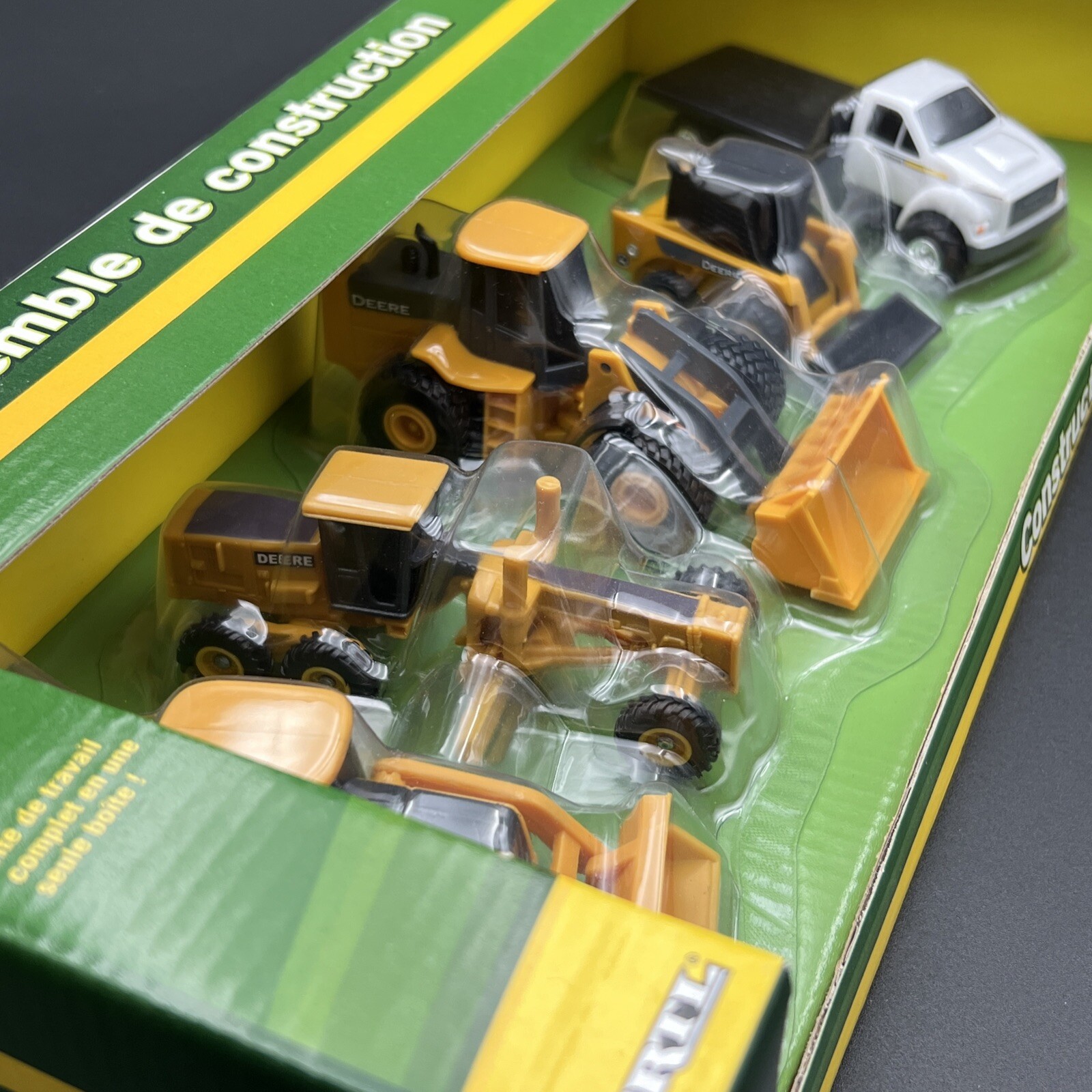 2009 Ertl John Deere 5-piece Construction Set