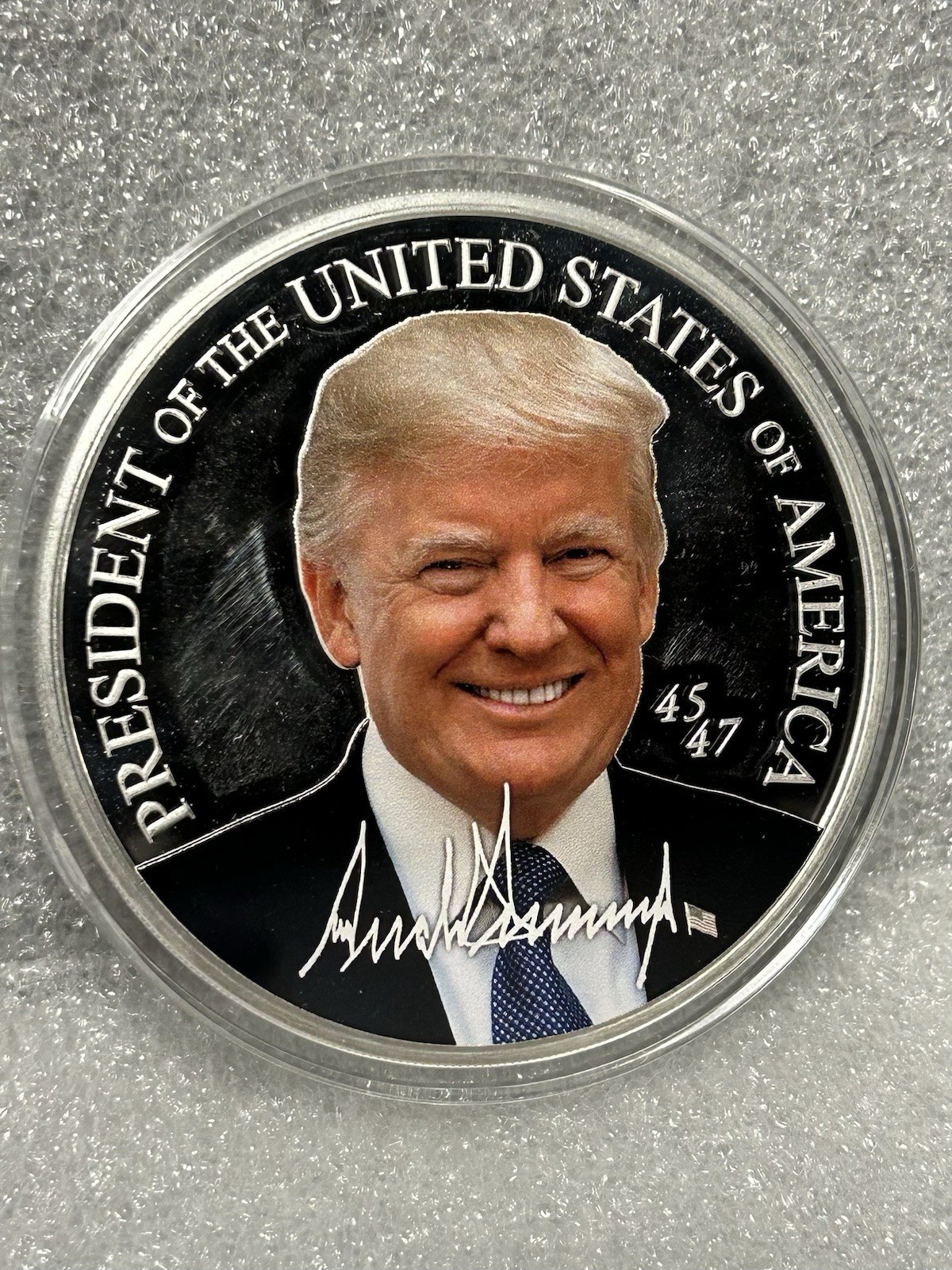 Presidential Donald Trump 5oz Silver Colorized Coin STUNNING COLLECTIBLE!