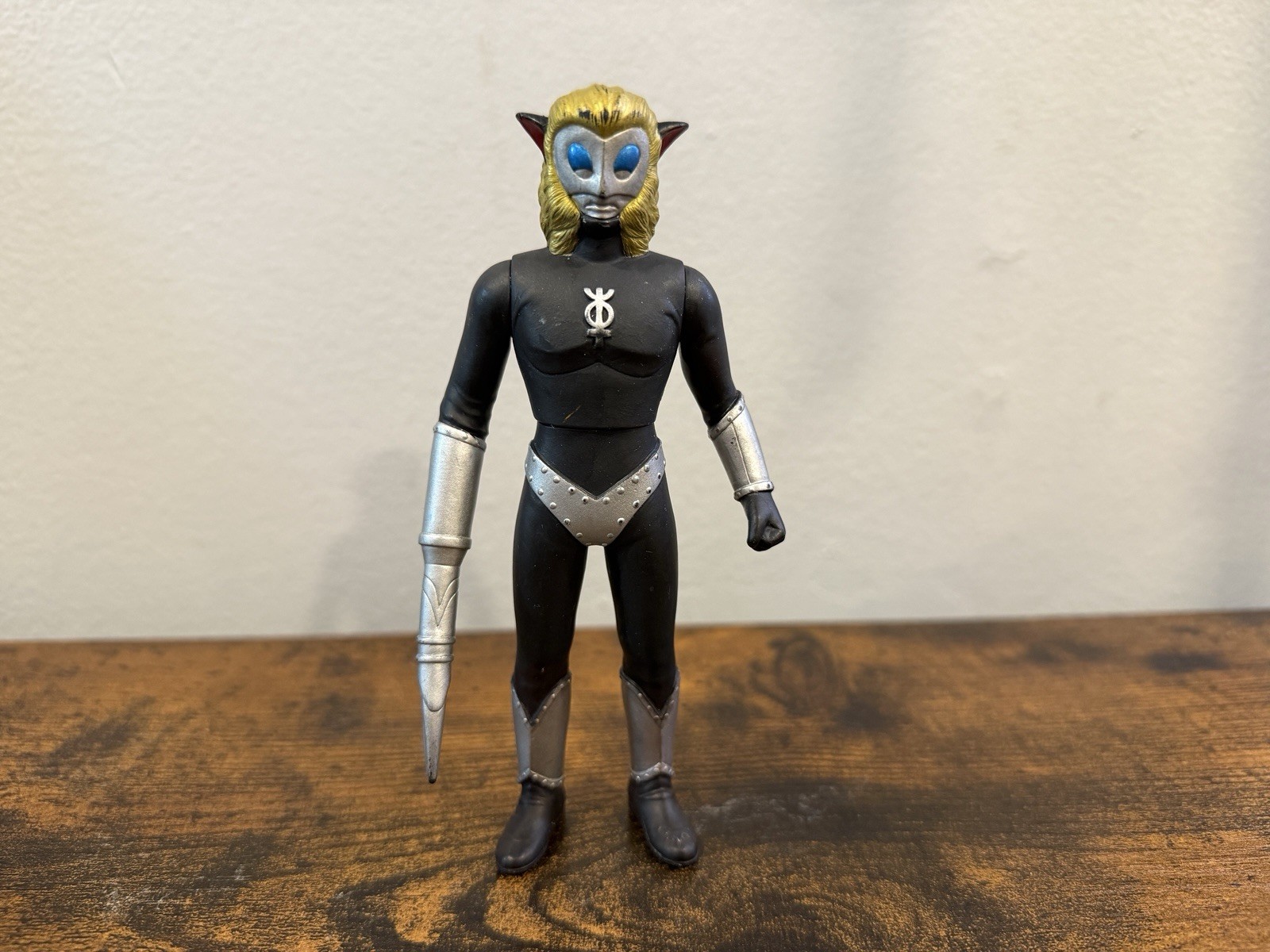 2013 Bandai Ultraman Ultra Kaiju Monster Magma Leo