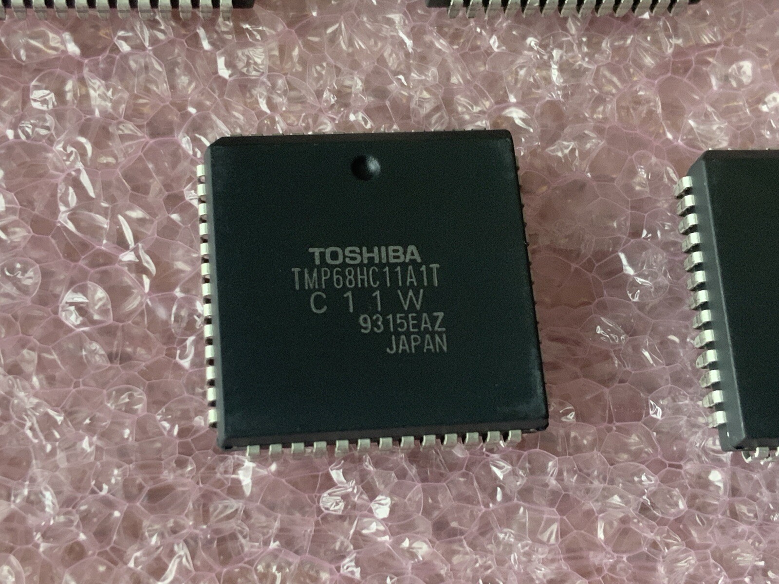 5x TOSHIBA TMP68HC11A1T PLCC-52 Microcontroller RH