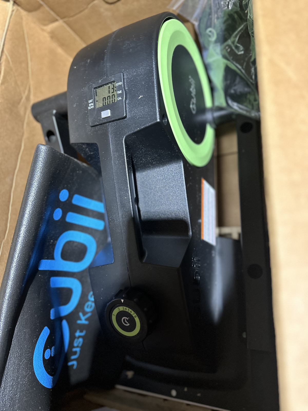 Cubii JR2 Compact Seated | Under Desk Elliptical | Green