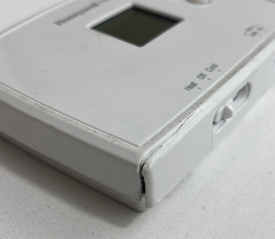 Honeywell Home RTH111B1024 Digital Non-Programmable Thermostat