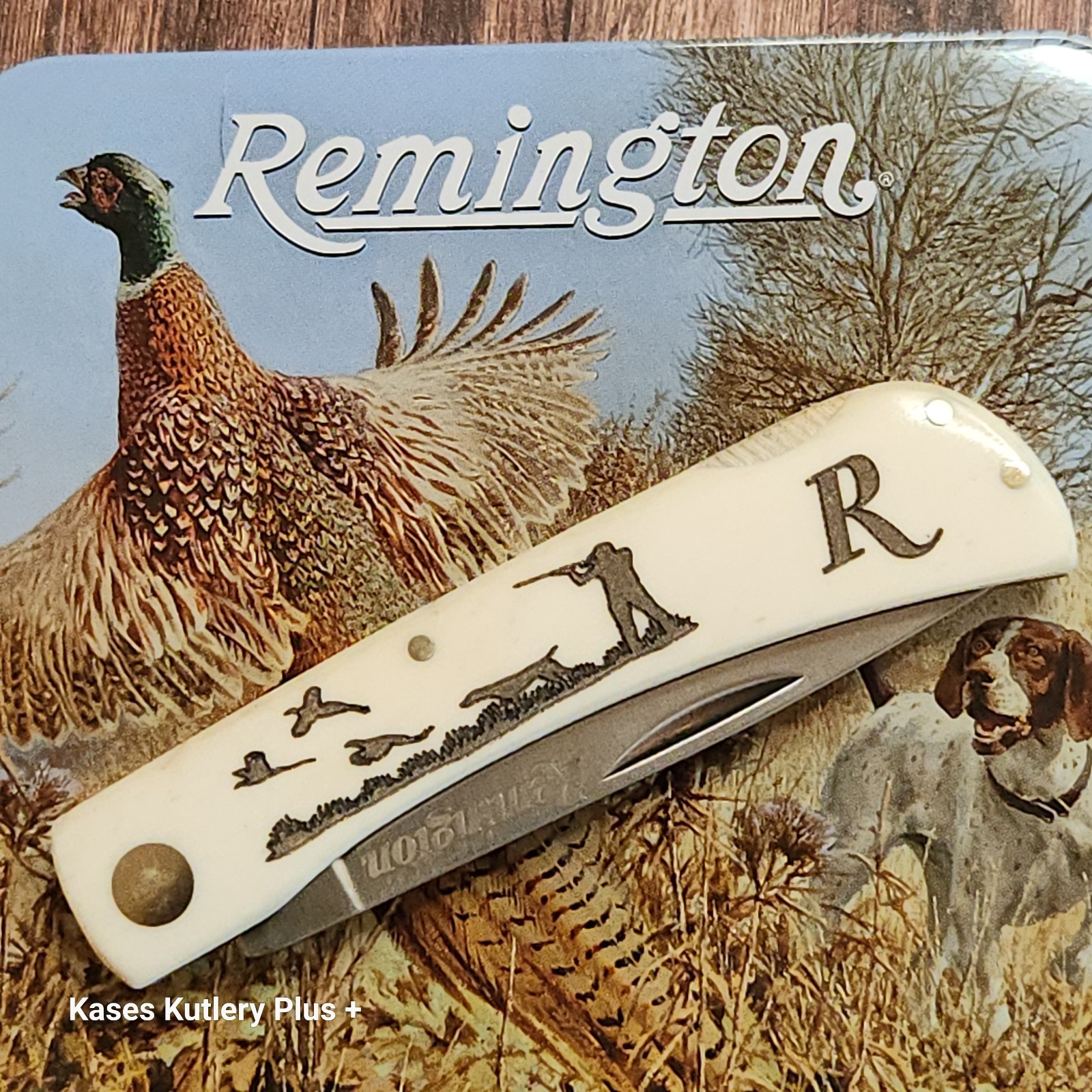 Remington Scrimshaw Lockback 3.63" Closed Folding Pocket Knife Hunting Picture