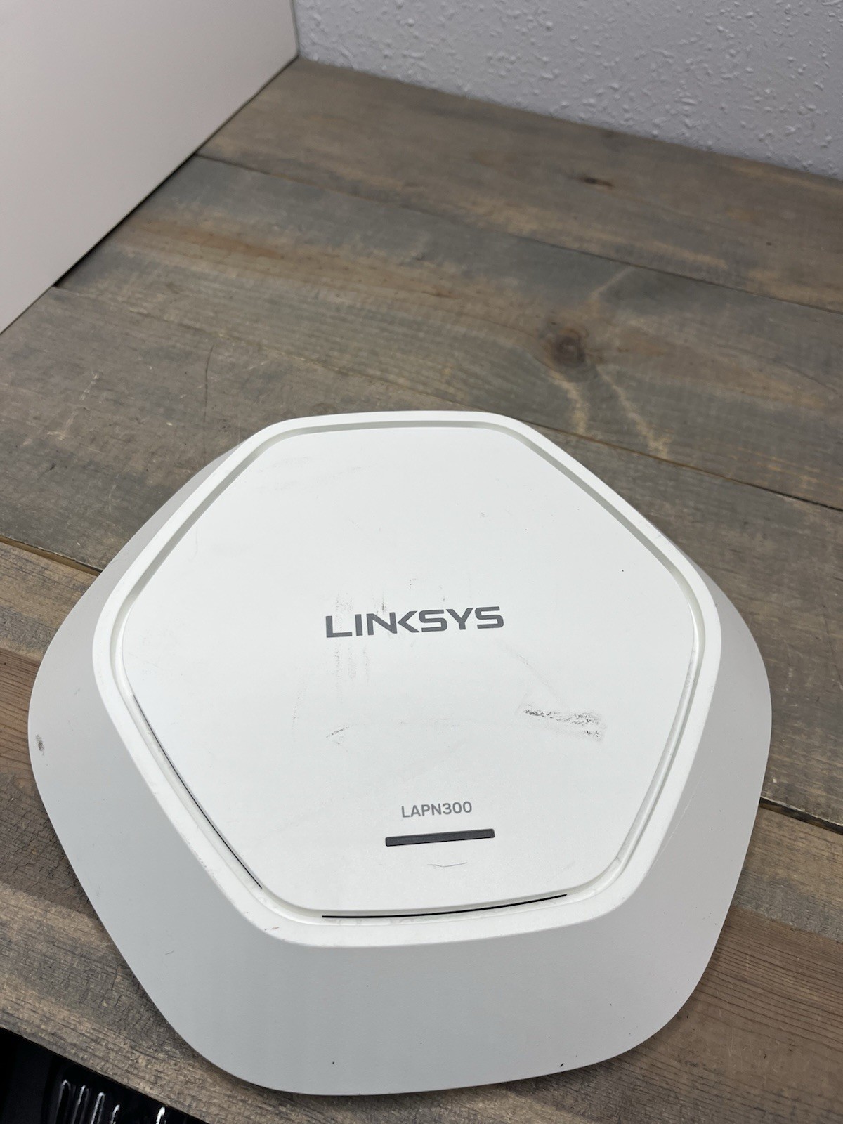 LINKSYS BUSINESS CLASS WIRELESS ACCESS POINT LAPN300 - NO POWER CORD INCLUDED
