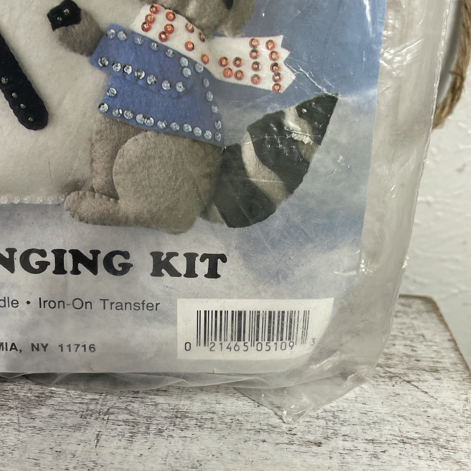 Design Works Crafts Felt Wall Hanging Kit #5109 Frosty Snowman Finishes 18x16"