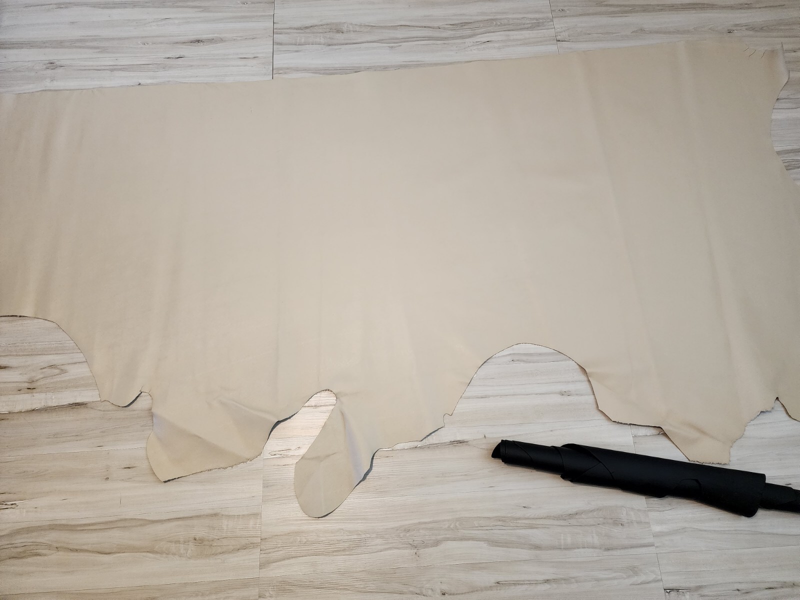 3oz BONE COLOR BEIGE TAIGA EMBOSSED LEARHER HIDE SIDE MEDIUM TEMPER 25+ 1.2mm