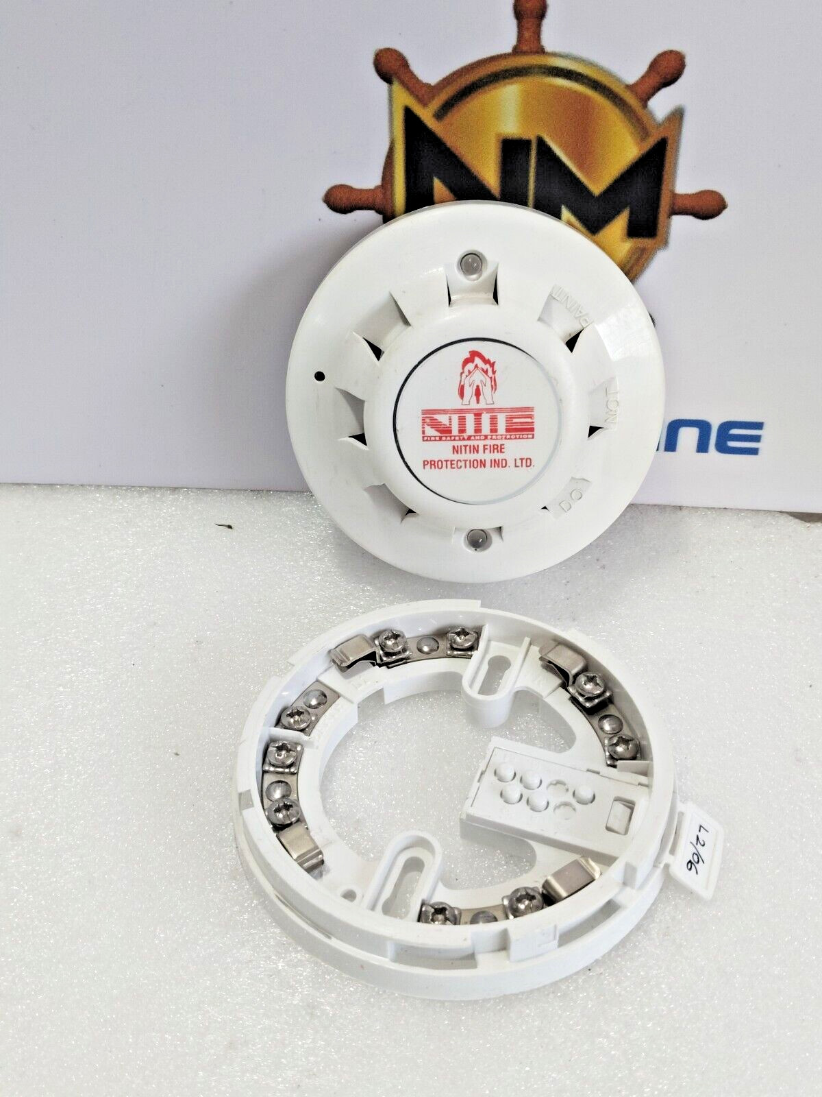 LOT OF 2 APOLLO DISCOVERY 58000-600 APO OPTICAL SMOKE DETECTOR WITH BASE