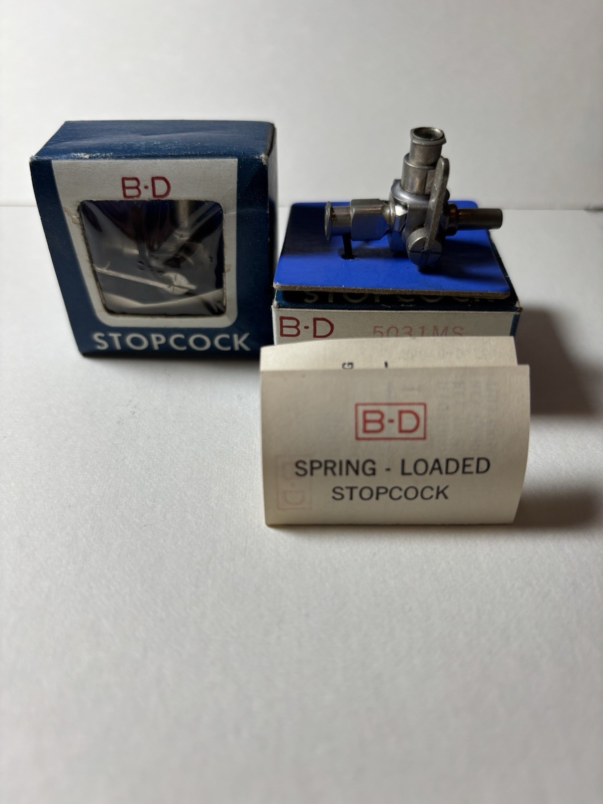 2 B-D 5031MS THREE WAY STOPCOCK SURGICAL PETCOCK 3 WAY SHUTOFF NEW