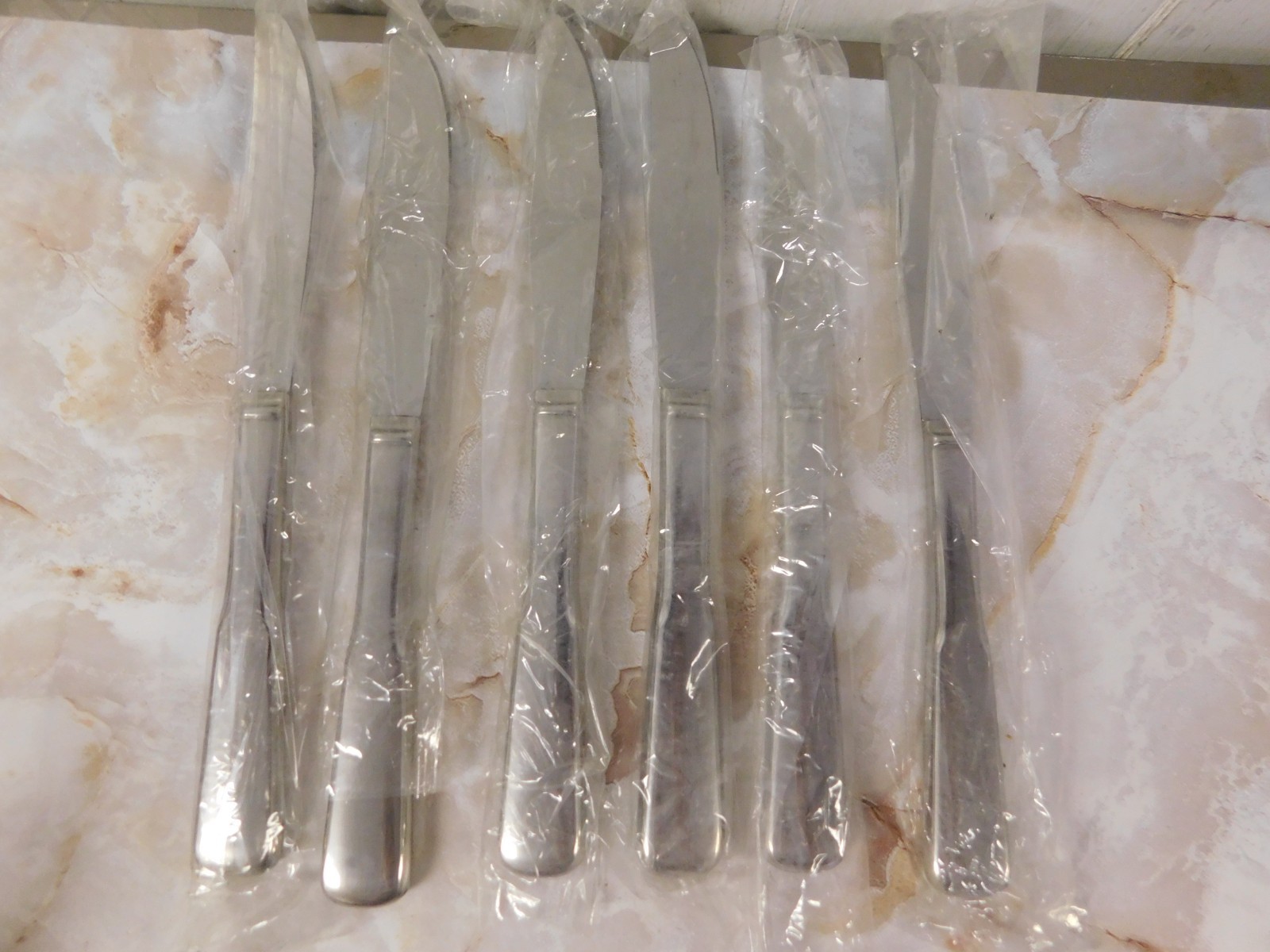 Oneida Ltd Wm Rogers Stainless Flatware FRIENDSHIP pattern Dinner Knives s/6 NEW