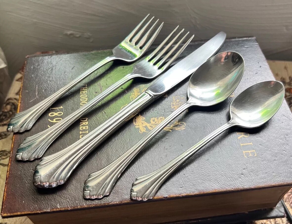 Oneida 18/8 Stainless Bancroft 1 (five piece) Place Setting