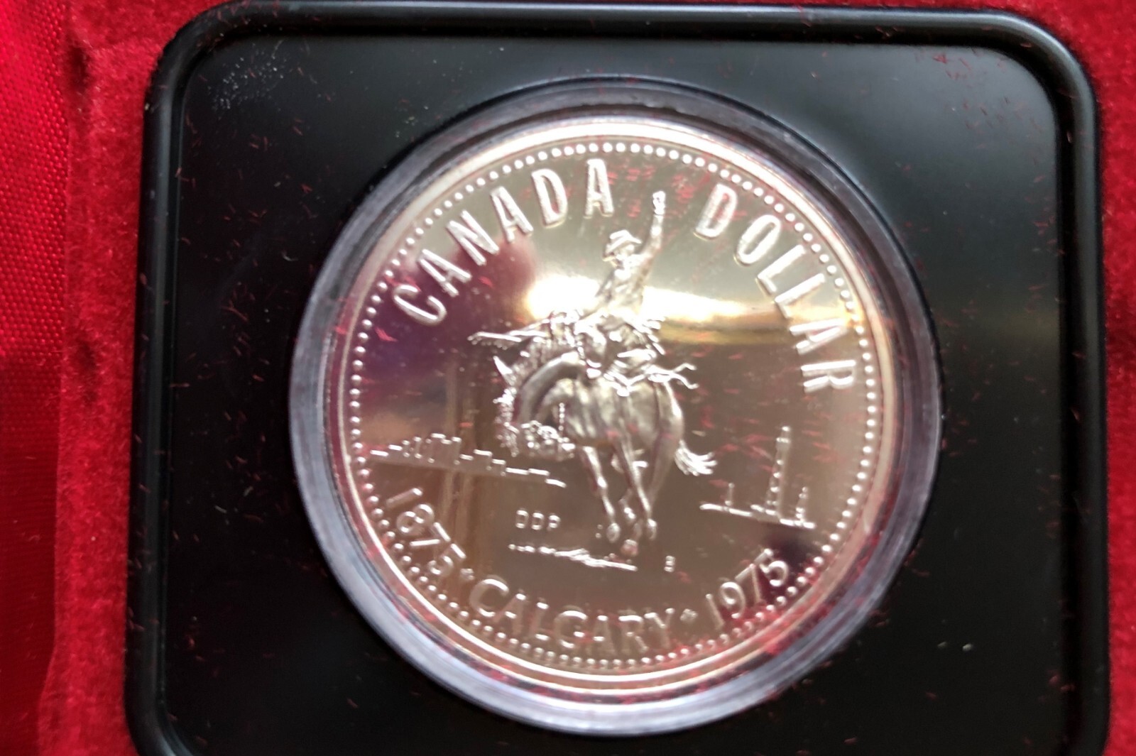 1975 Canada Silver Dollar ~ 50% Silver ~ Calgary ~ Mint Case and box