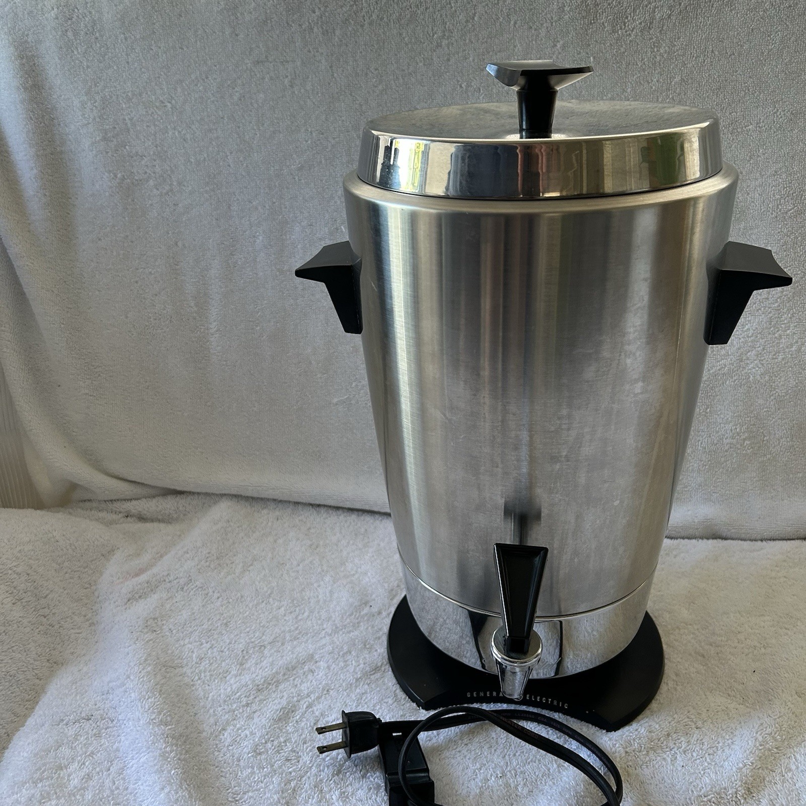 General Electric Auto Coffee Percolator Urn w/Spigot - 13CU1 - SS - 30 Cup - VTG
