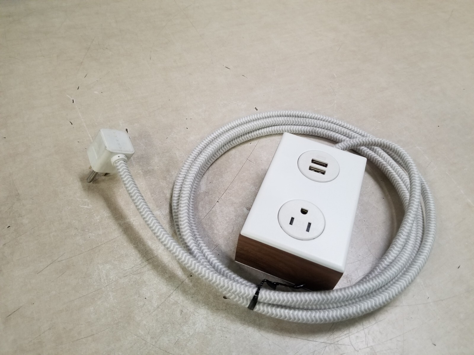 Byrne Extended Outlet Extension USB & US Plug, No Model