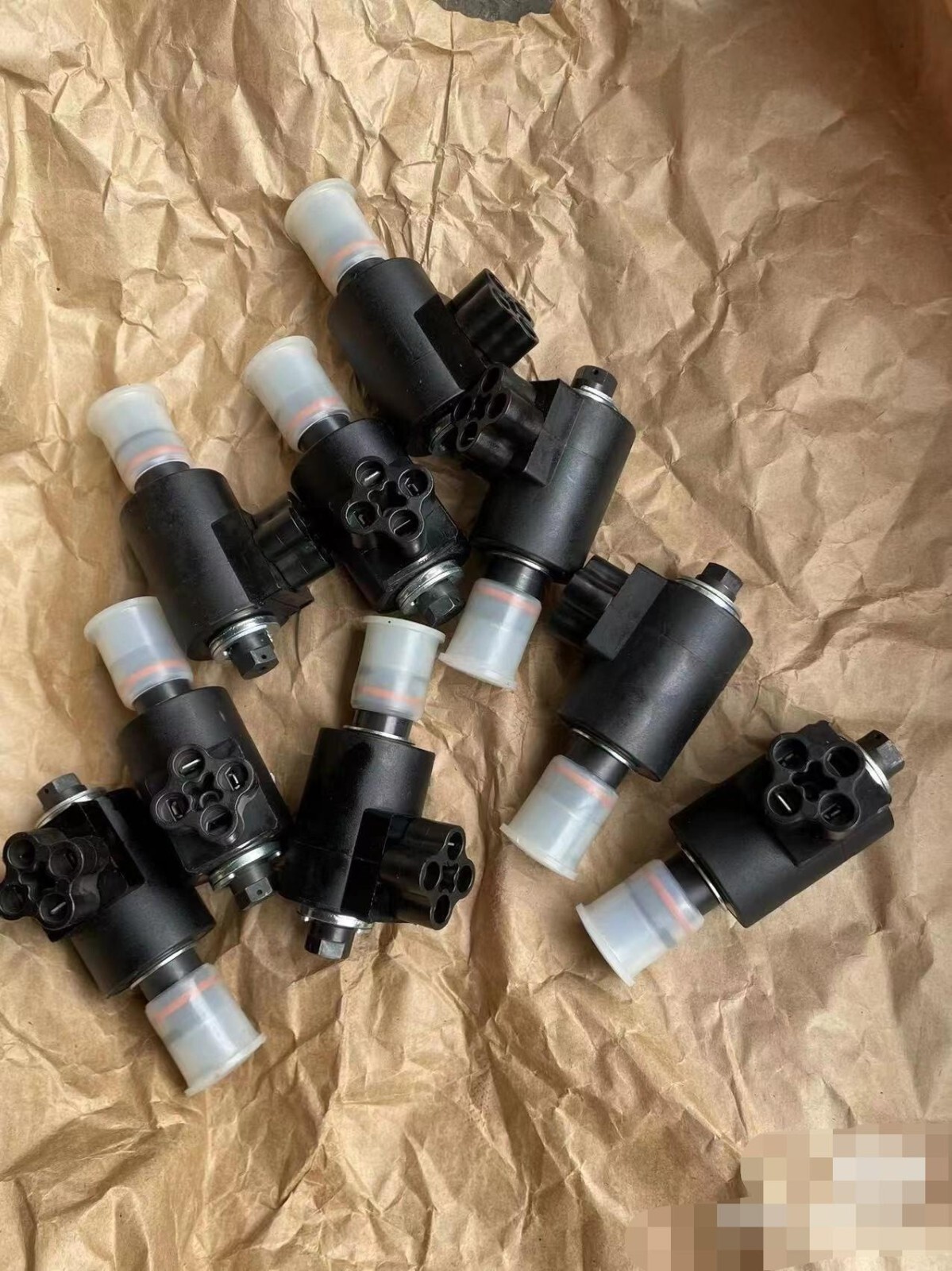 1PCS NEW SK7902SP13709 EM21S3407 Valve