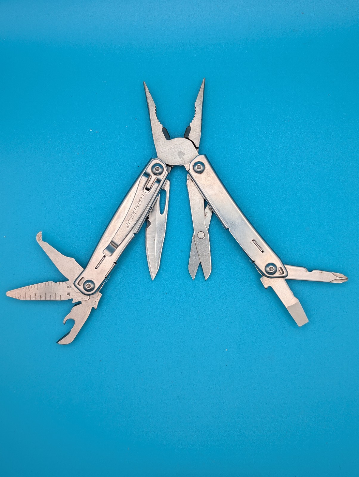 LEATHERMAN WINGMAN MULTI-TOOL! FAST SHIPPING!