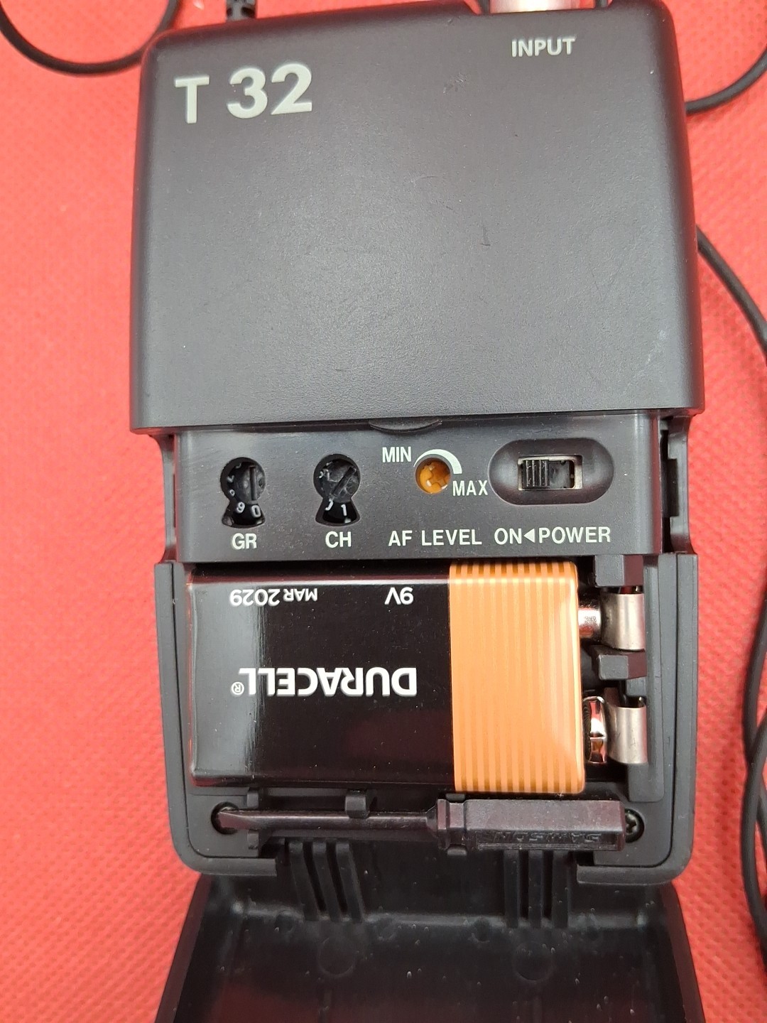 Samson T32M UHF Synth Wireless Transmitter Beltpack with Microphone Untested