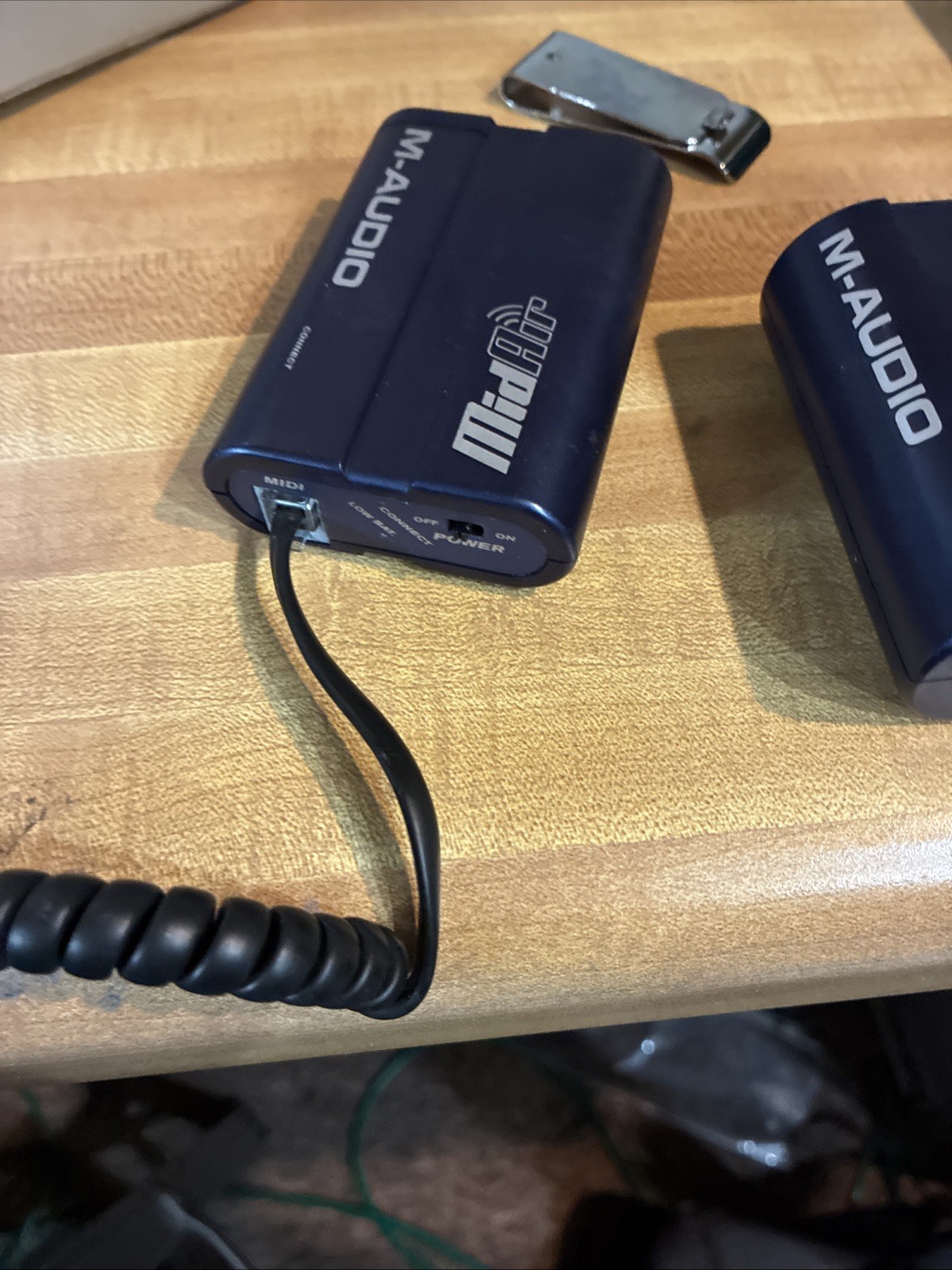 MIDAIR WIRELESS MIDI Transmitter And Receiver