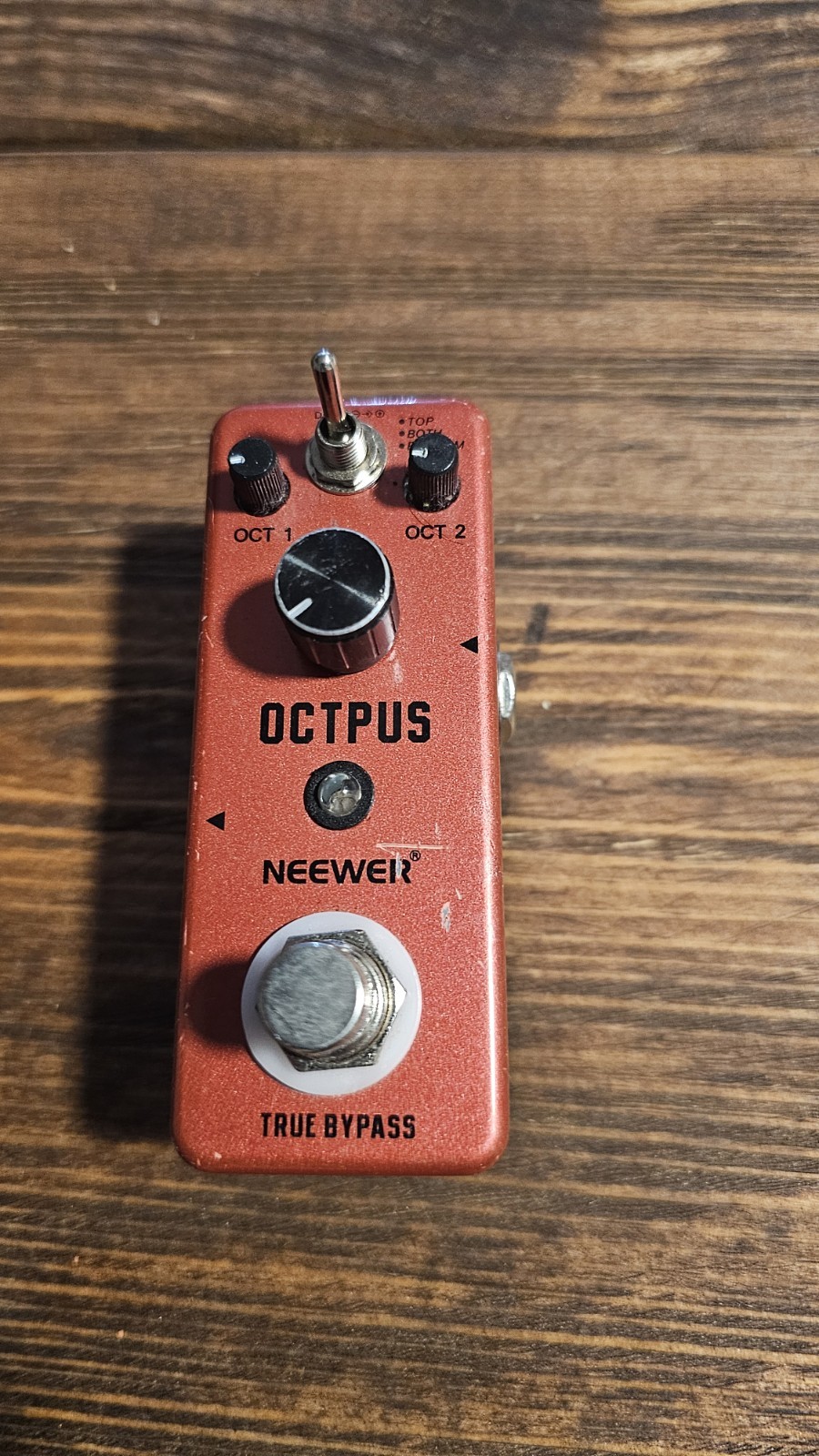 Neewer Octpus  Compact, True Bypass Octave Pedal For Guitar And Bass - Pink