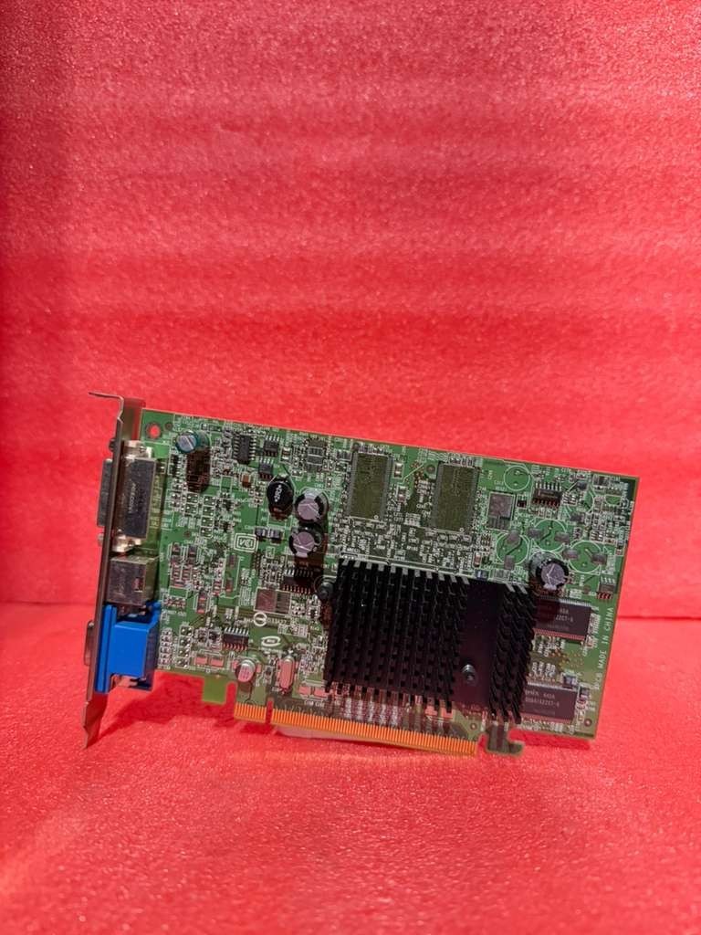 Dell ATI Radeon X300SE 128MB PCI-E Graphics Card 0P5288 102A3340600 DVI VGA