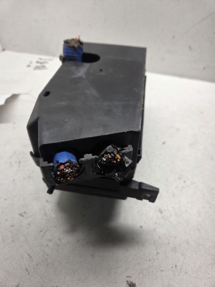 Used Fuse Box Engine fits: 2006 Kia Optima from 12/11/01 Grade A