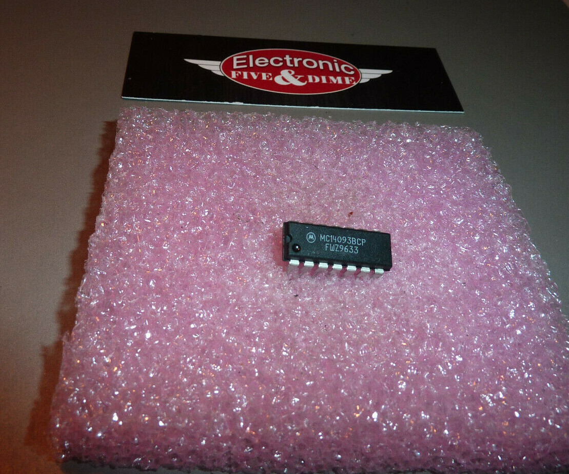 MC14093BCP Motorola NAND Gate  4-Func 2-Input CMOS PDIP14  IC